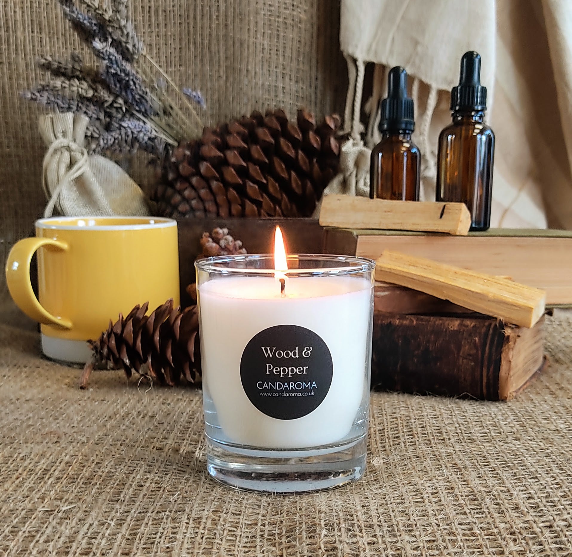 Wood & pepper soy blend candle